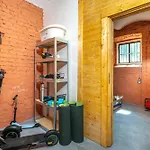 Spacious 2br - 90m2 - Parking - 4min Colonnade 아파트 마리안스케 라즈네