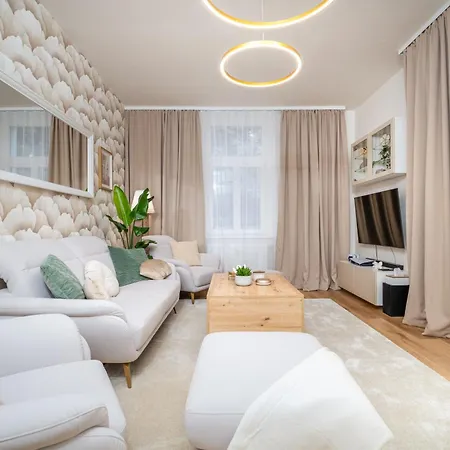 Spacious 2br - 90m2 - Parking - 4min Colonnade